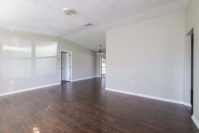 Photo - 648 Caribou Ct