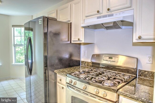Photo - 12 Taft Ct