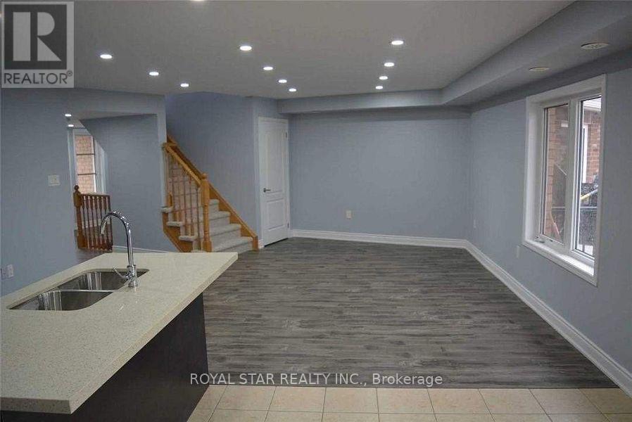 Photo - 54 Baycliffe Cres