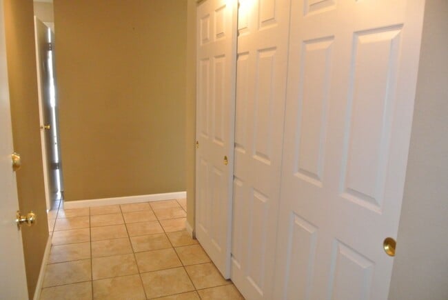 Photo - Online for roommate application only