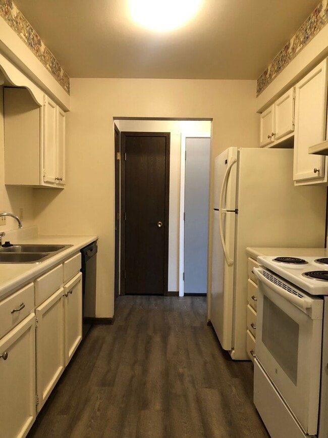 Building Photo - 3355 W Laskey Rd Unit 13 Rental