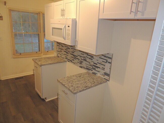 Photo - 1113 Strickland Bridge Rd