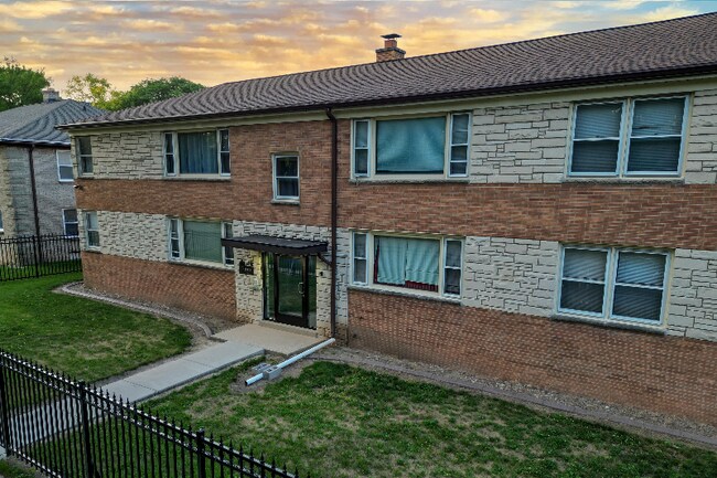 Photo - 7816 W Lisbon Ave Unidad 2