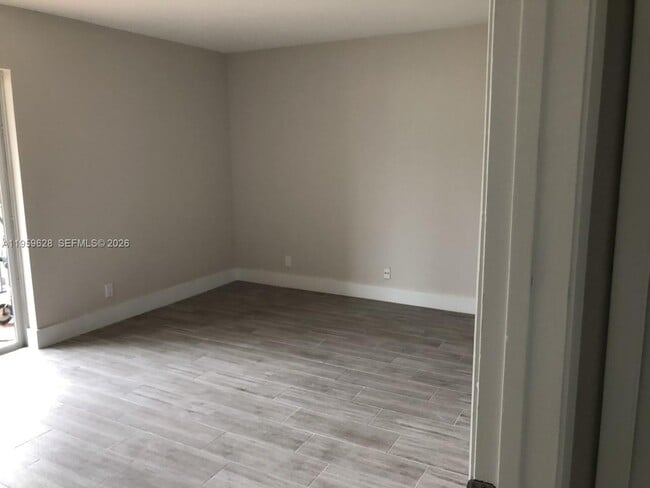 Photo - 161 Lakeview Dr Unit 204