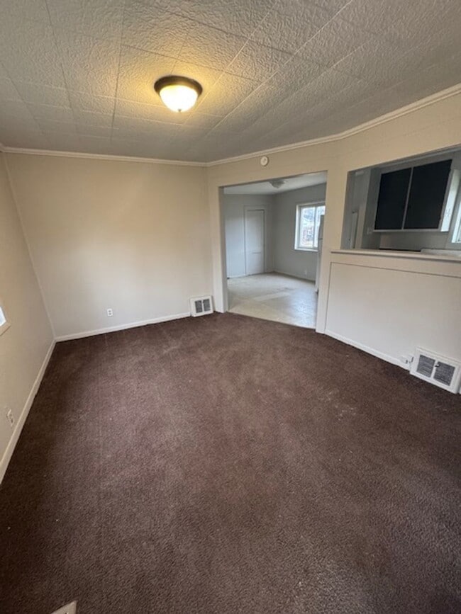 Photo - 1408 Eckart St