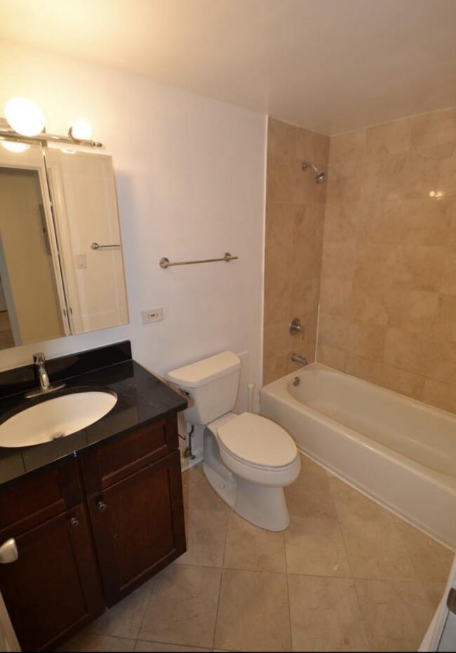 Photo - 4180 N Marine Dr Unit 201