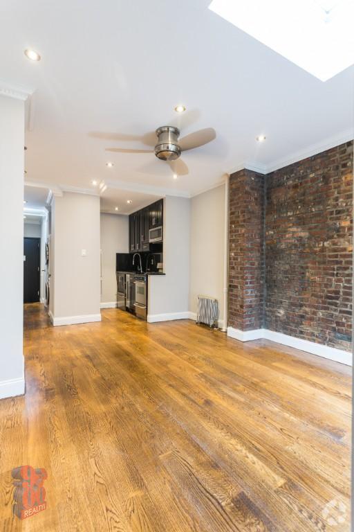 Building Photo - 437 W 53rd St Unit 3B Rental