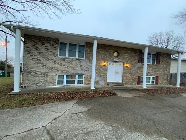 Photo - 211 Snead Dr Unidad Apt 2