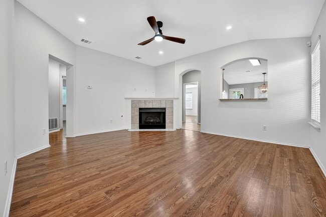 Building Photo - 1502 McDowell Bend