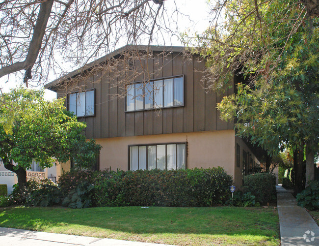 Building Photo - Wooster Apartments