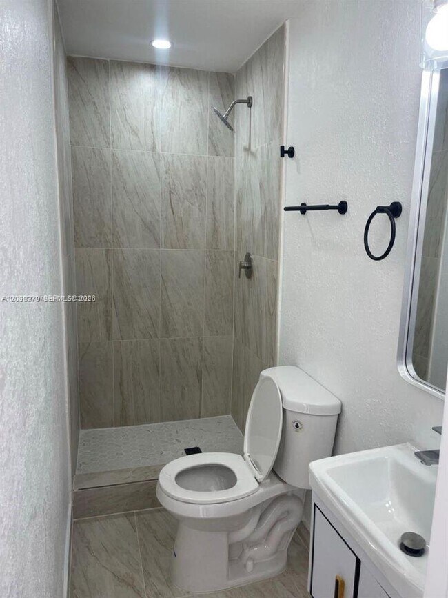 Photo - 219 SW 21st Ave Unit 3