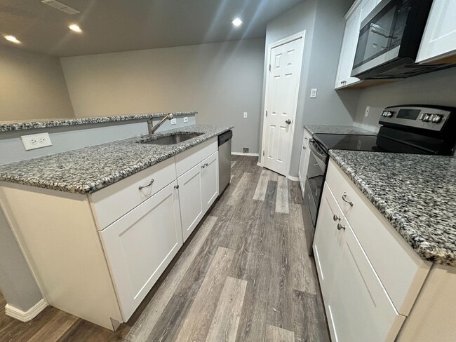 Photo - 1107 N Englewood Ave