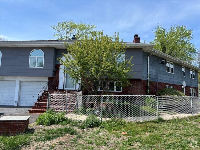 Building Photo - 82 Yale Ave Rental