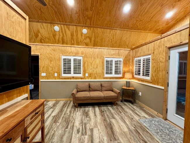 Photo - 760 Twin Bridges Rd