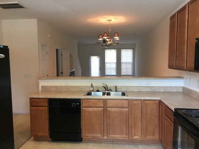 Photo - Townhouse For The Family!!