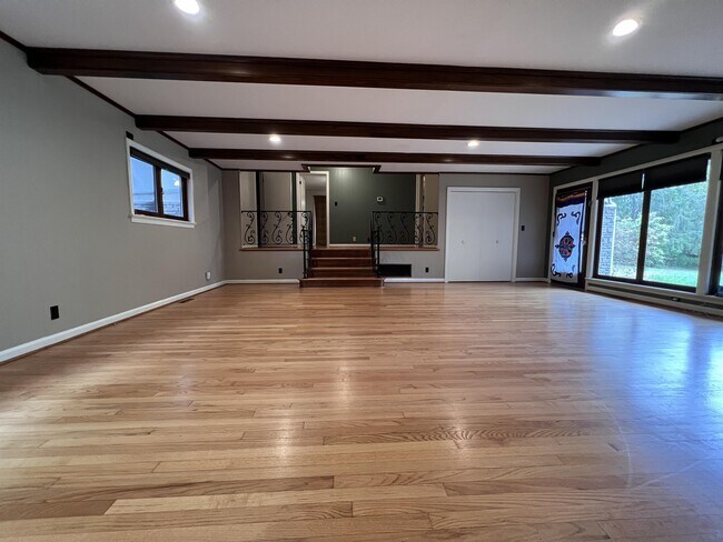 Photo - 3329 Collins Ferry Rd