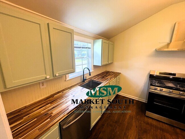 1705 Elgin St