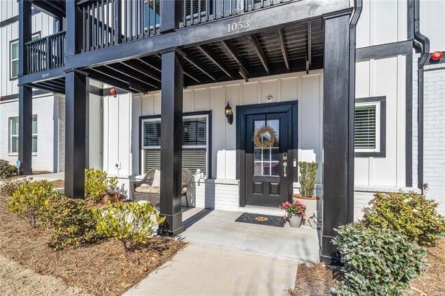 Photo - 1052 Knoxboro Ln