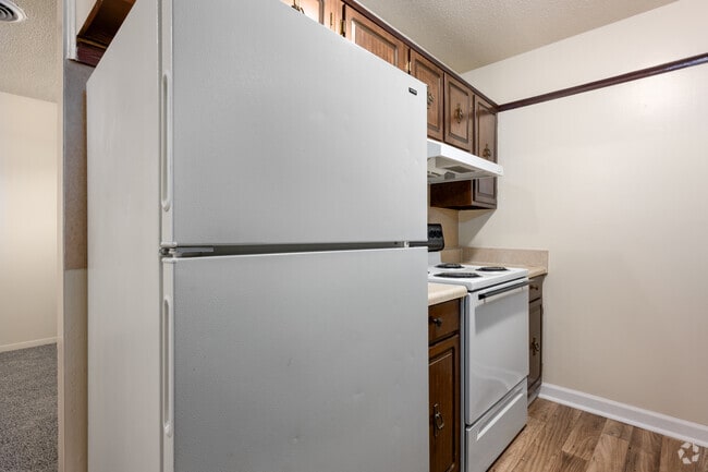 2BR, 1BA - 1,003SF - Kitchen