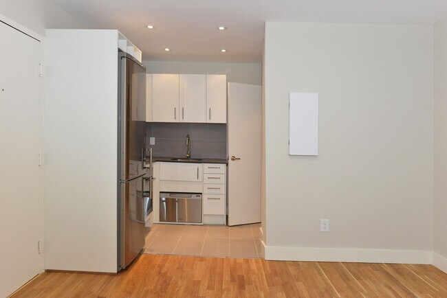 Photo - 56 Maitland Street Unit 102