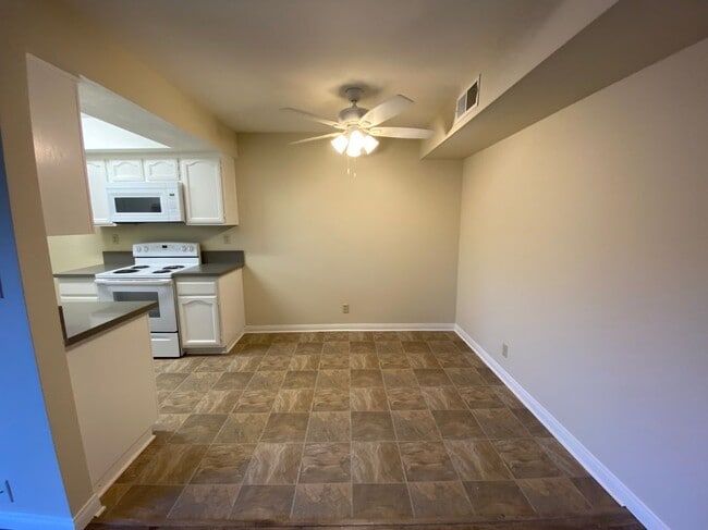 Photo - 211 W Verdugo Ave Unidad 202