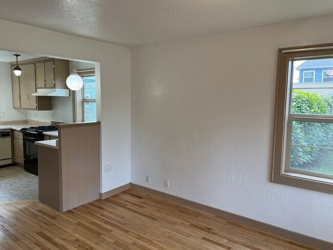 Photo - 3 Bed, 1.5 Bath near Rose Garden and Willamette River bike path in Whiteaker