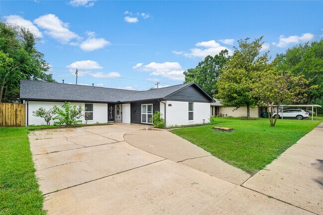 Photo - 5703 De Milo Dr