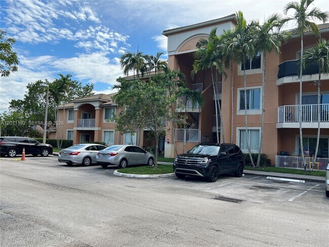 6928 SW 39th St Unit A303