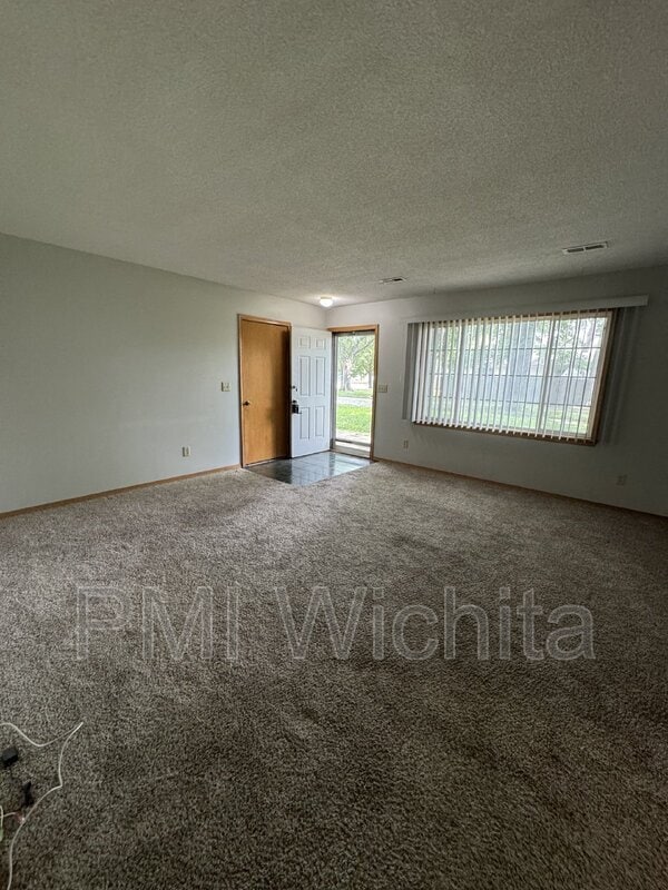 Photo - 107 S Gordon St