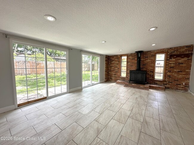 Photo - 1082 Madrid Rd