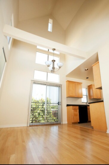 Photo - 900 N Croft Ave Unit 3