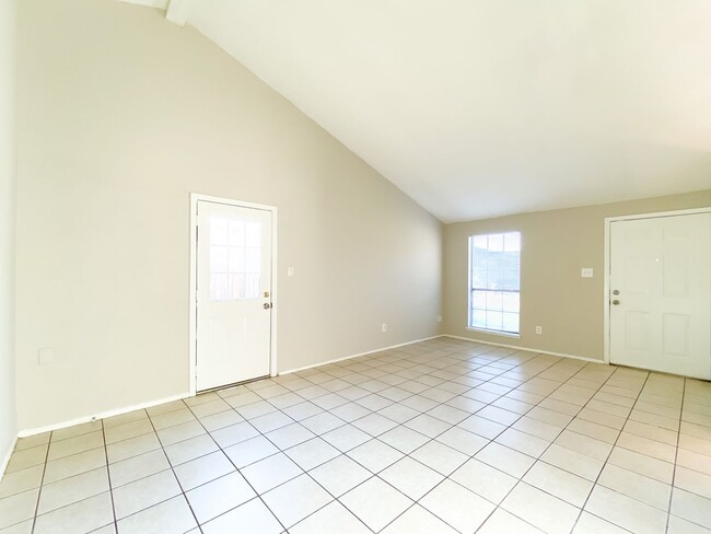 Building Photo - 3 Bedr/ 1 bath Beautiful Home in Hockley, TX