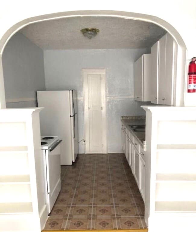 Photo - 1658 W Main St Unit 1