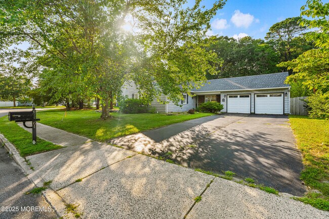 Photo - 61 Berkshire Dr