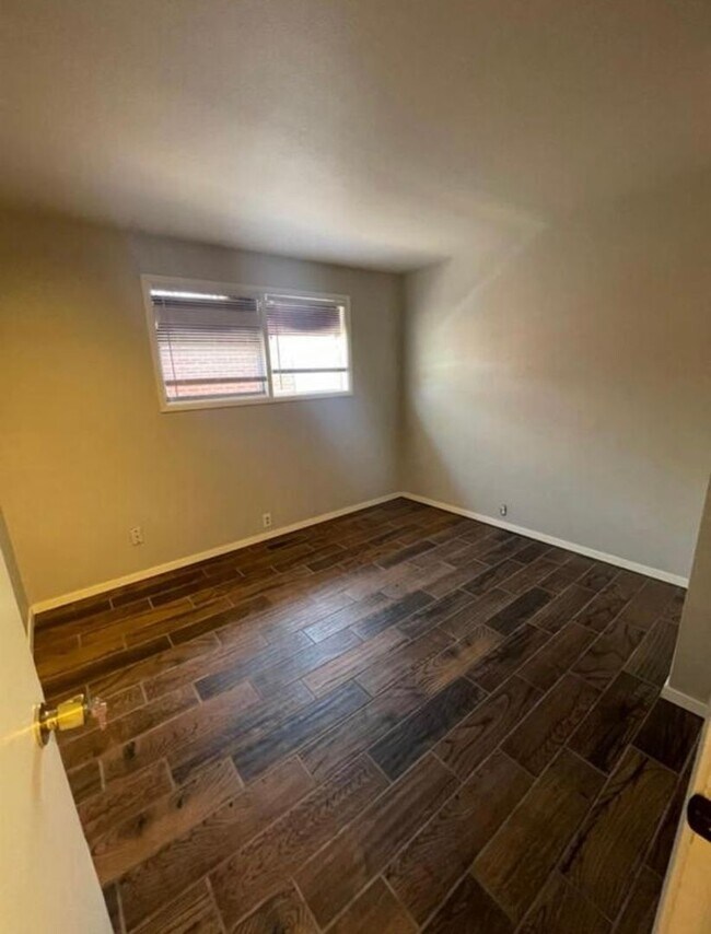 Photo - 3 Bed 1 Bath in Clapp Park