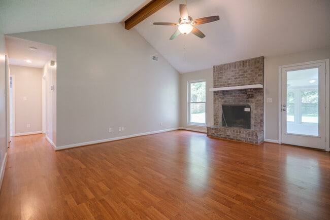 Photo - 122 Longleaf Cir