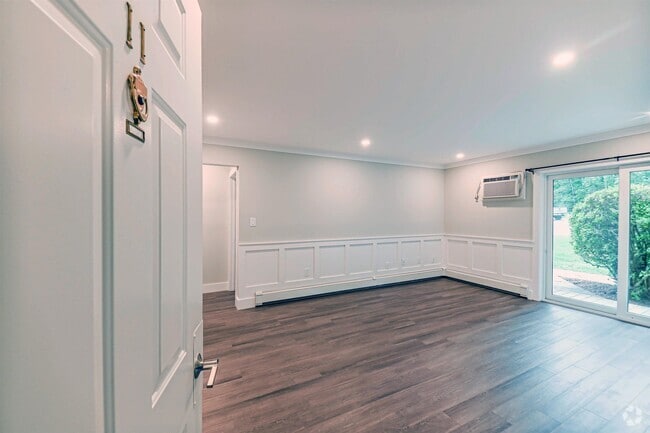 Building Photo - 23 Country Club Dr Unit 11 Rental