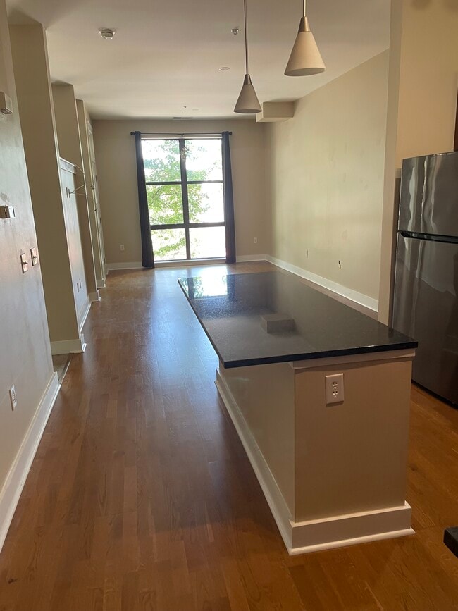 Photo - 810 W 4th St Unit 308