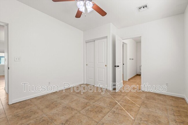 Photo - 227 E Waverly St