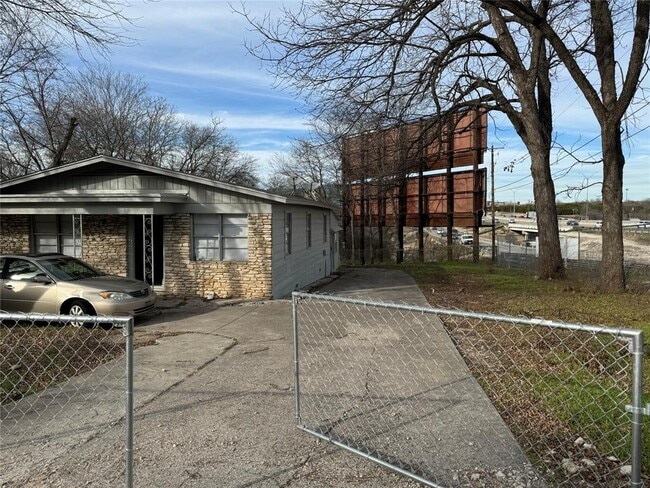 Building Photo - 706 Wren Ave Rental