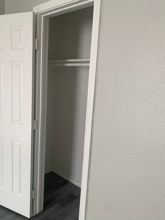 B-1 Closet