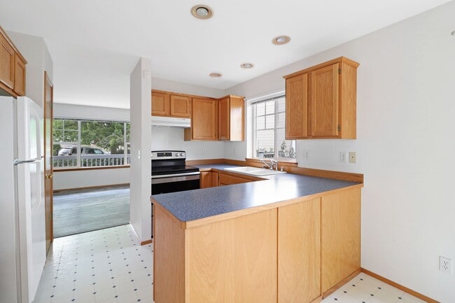 Photo - 2 Bed 1 Bath - Single Story - Pet Friendy - Large Backyard