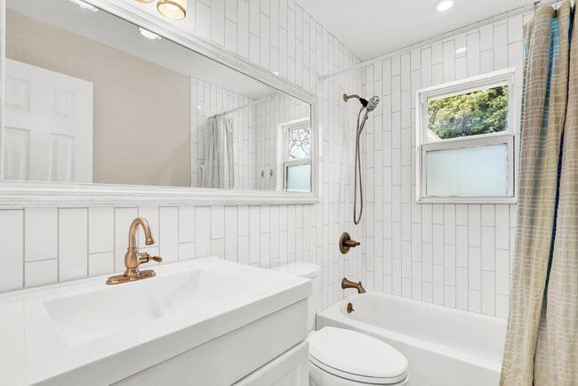 Photo - 129 Village Cir