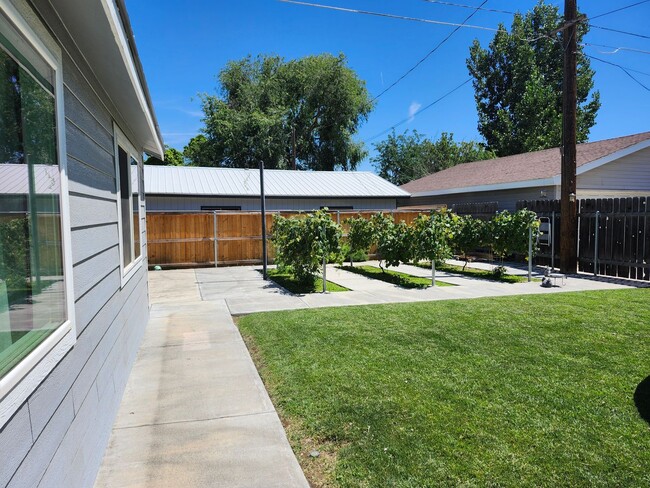 1014 Perkins Ave
