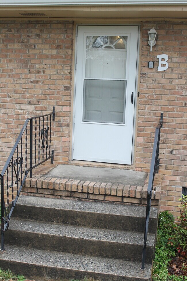 Photo - 756 Sunset Blvd SW Unit Suite B