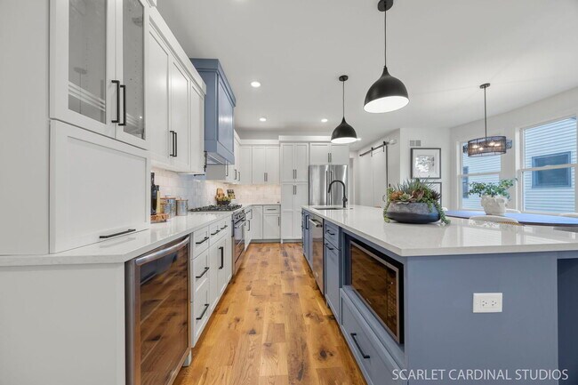 Photo - 715 N Brainard St