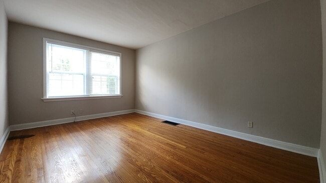 Photo - 1042 Sanford Ave