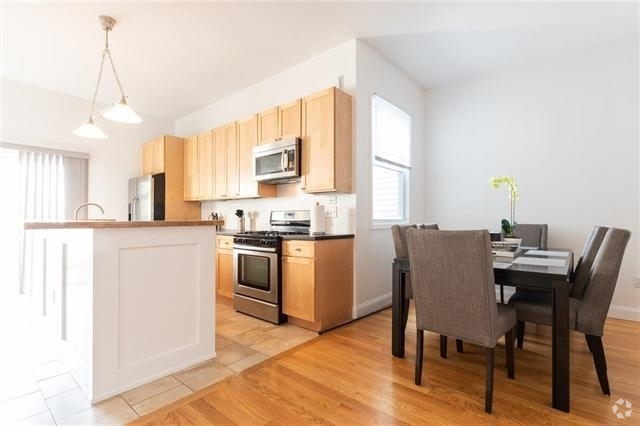 Building Photo - 128 Ogden Ave. Unit 1 Rental