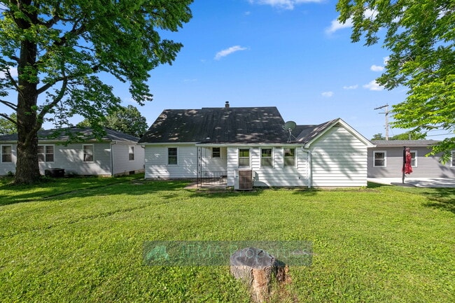 Photo - 503 E 8th St