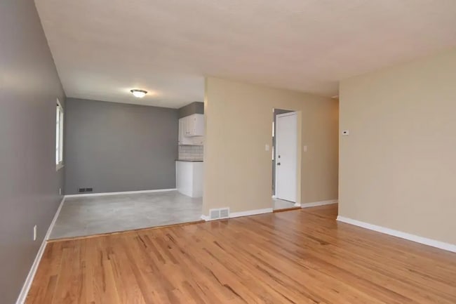 Photo - 10204 S Highland Ave